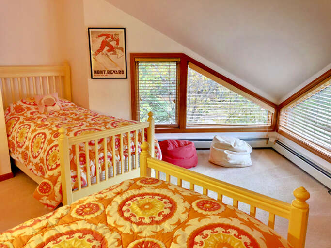 Guest bedroom #2 is located on the second floor and features 2 Twin beds and1 Full bed. Sleeps 4.