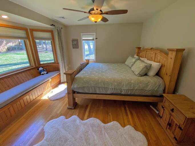 Located on the main level and features a king sized bed and ensuite full bath. Sleeps 2.