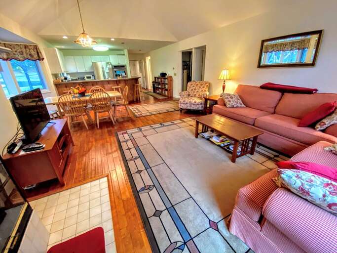 The open concept kitchen/dining and living room makes for a cozy group getaway away from busy city life.