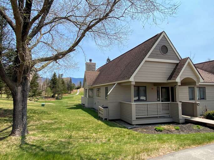 FV39 is situated right on the golf course. FV39 is situated right on the golf course.