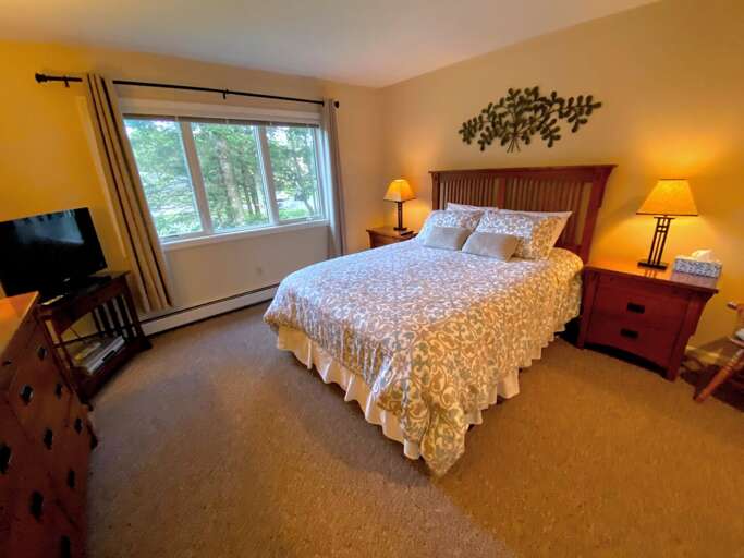 Queen bedroom with ensuite full bath