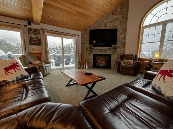 Perfect for lounging after a day on the slopes. Window seating,