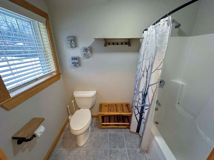 Upper Level shared bath