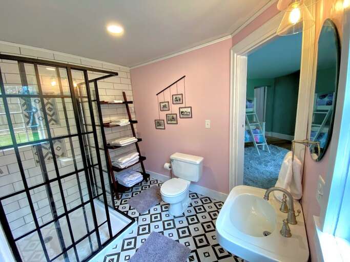 Lower South shared bath 3