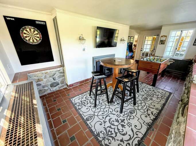 Sun porch game room