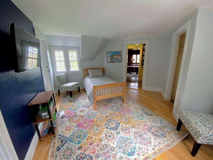 Upper North common area with Twin