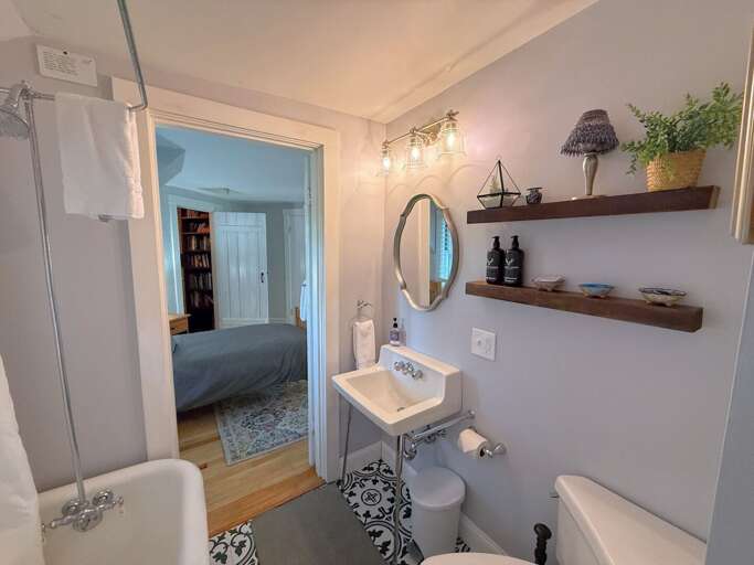 Upper North shared bath