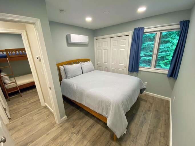 2nd level queen room - shared bath on same level