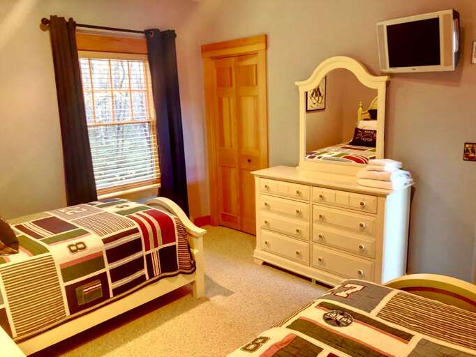 Main level twin bedroom