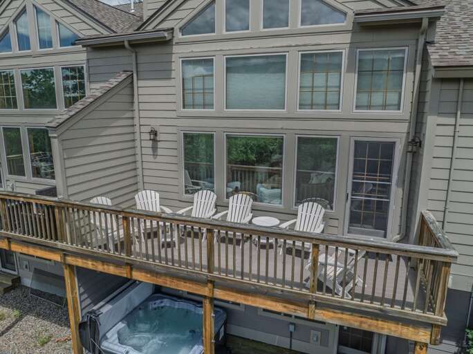 Whether you're skiing, golfing, hiking, or relaxing, this Bretton Woods getaway has everything you need for a memorable stay.