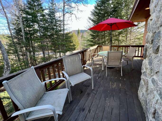 Main level deck with grill