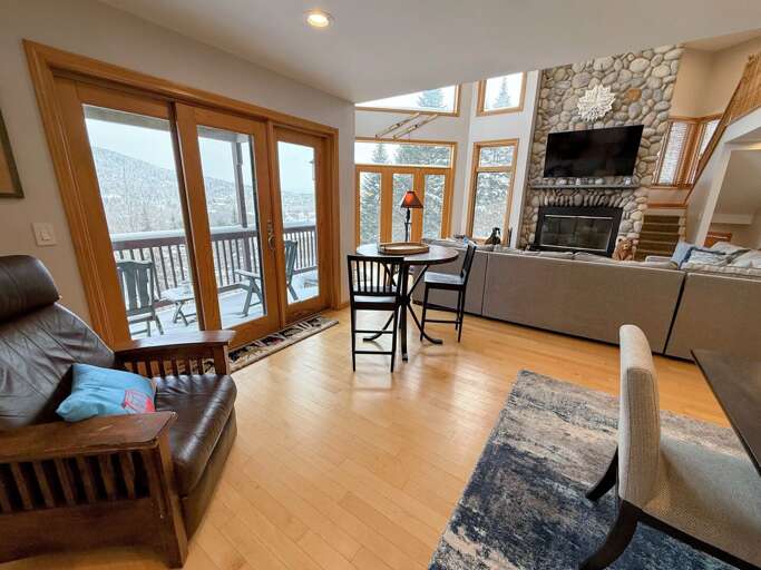 Sitting area on Main Level