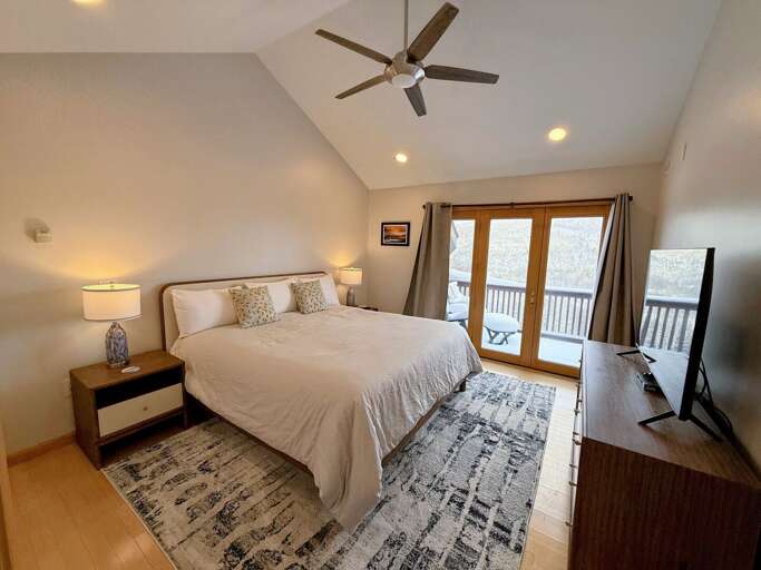 Upper Level King Bedroom 1