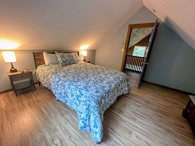 Loft bedroom with Queen bed