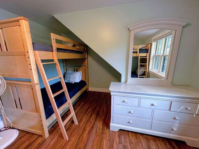 Upper level bunk room, sleeps 4