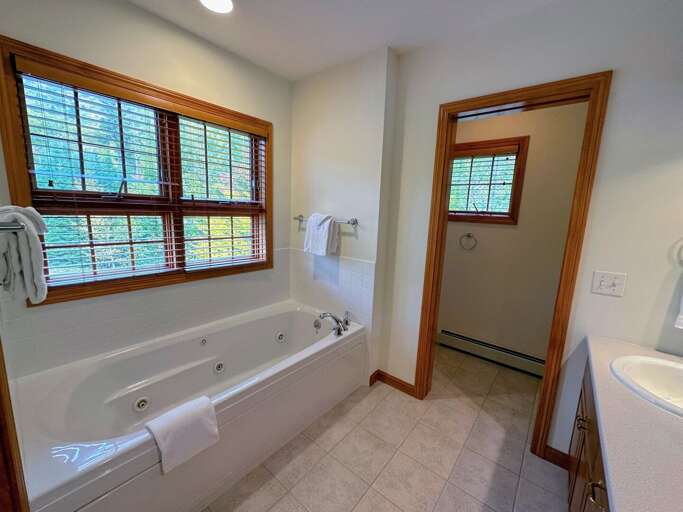 Upper Level King Private Bath with Tub and Shower