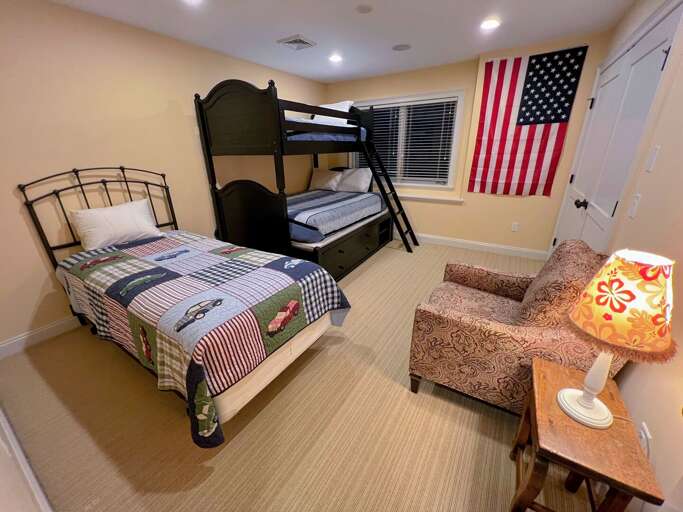 Lower Level Bedroom with Twin/Full Bunk + Twin Bed (Sleeps 4) Lower Level Bedroom with Twin/Full Bunk + Twin Bed (Sleeps 4)