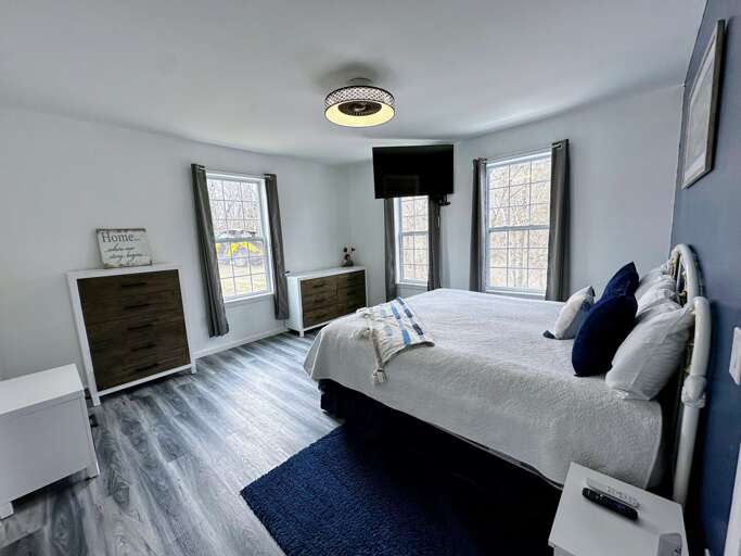 King bedroom with ensuite bath with shower