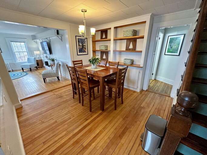 Dining Area Dining Area