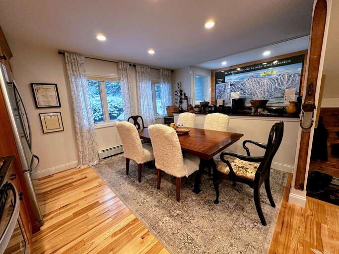 2nd level dining area and kitchen