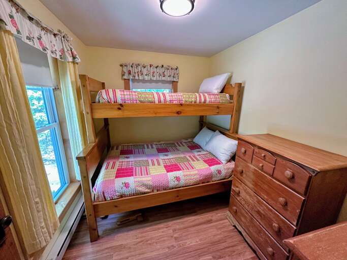 Bunk room with Twin-over-Full bed