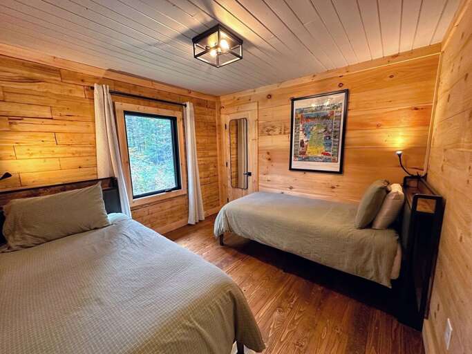 Main Level Twin Bedroom with two Twin beds