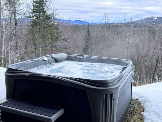 Outdoor Hot Tub With Mountain View
