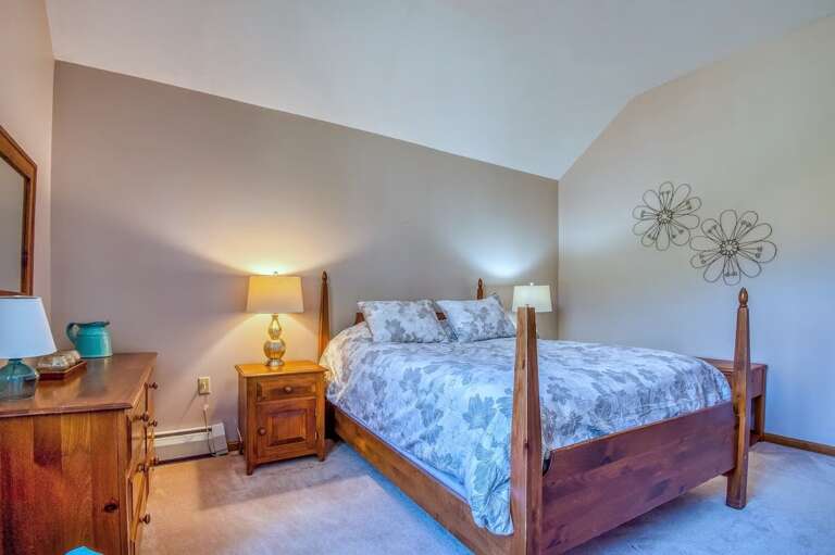 Upper level Queen bedroom with private bath