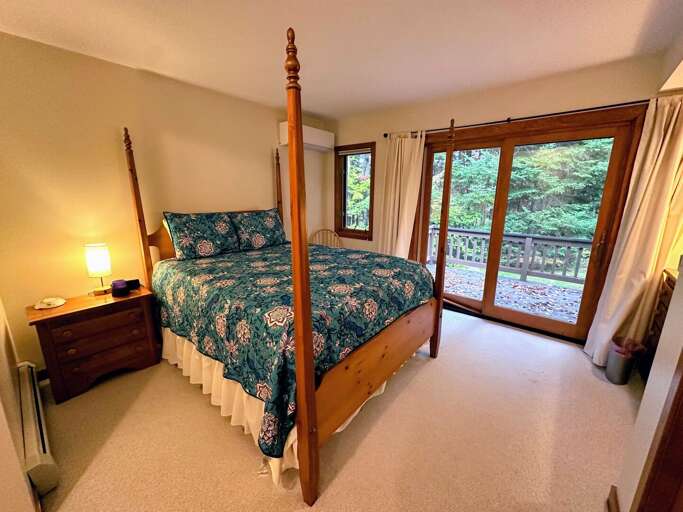 Main Level bedroom with AC and ensuite bath Main Level bedroom with AC and ensuite bath