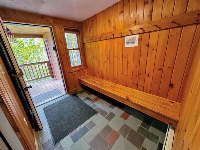 Convenient mudroom. Convenient mudroom.
