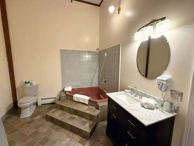 Room 12 Upper Level full bath