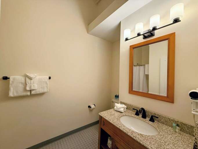 Room 7 Bathroom with Shower