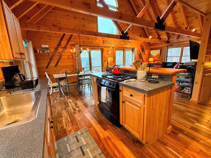 Breakfast, lunch, or dinner is a breeze to prepare in the fully equipped kitchen Breakfast, lunch, or dinner is a breeze to prepare in the fully equipped kitchen