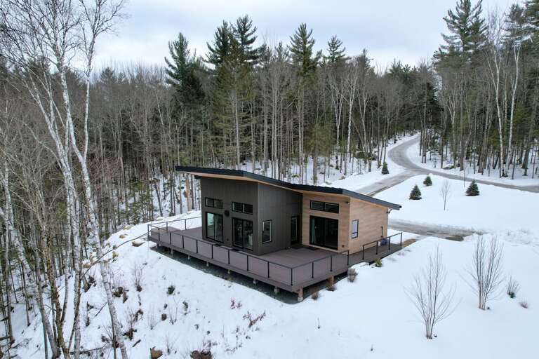 The Birch House: Same great features as the Maple Lodge, in a smaller package!