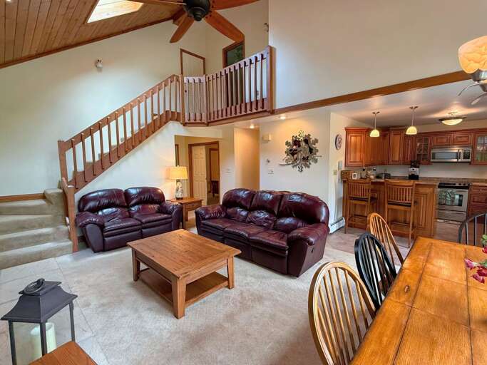 Staricase to the upper level