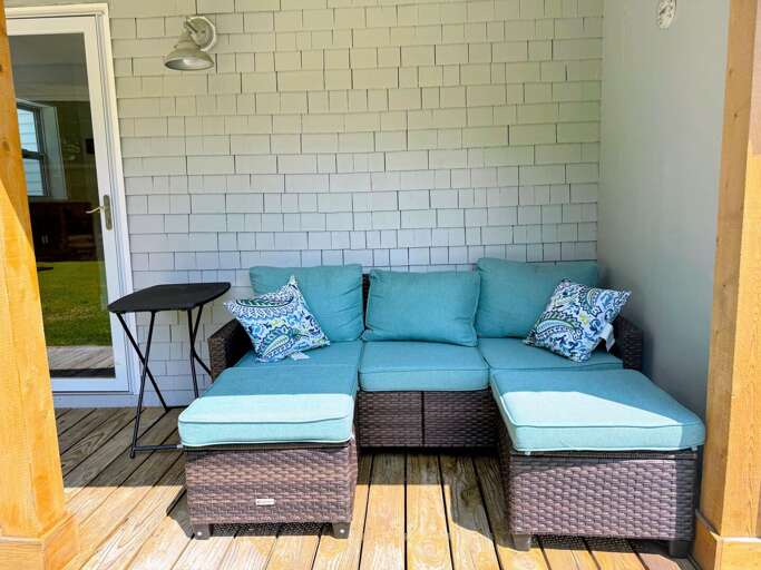 Sitting area next to the rear entry.