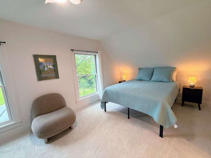 Upper level Queen + Twin (2) with ensuite full bath