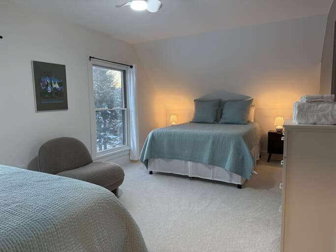 Upper level Queen + Twin (2) with ensuite full bath