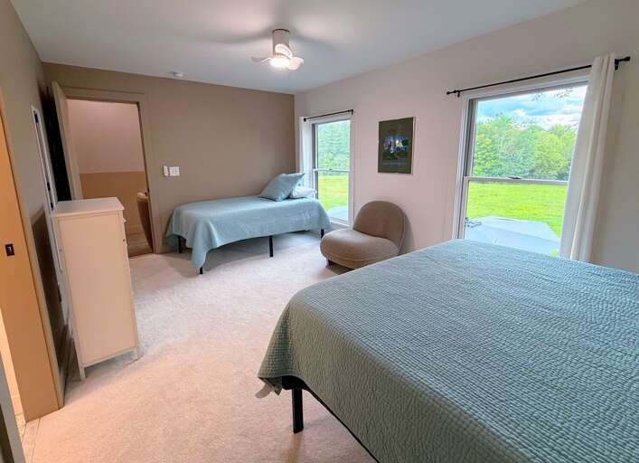 Upper level Queen + Twin (2) with ensuite full bath