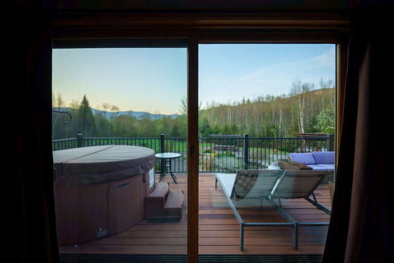 Beautiful views, including Mount Washington!