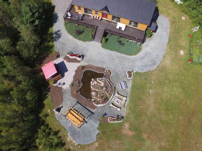 View of the front yard