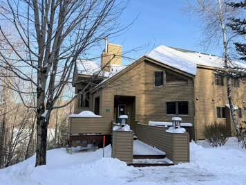 Welcome to this end unit Crawford Ridge home with 5-bedrooms and AC!