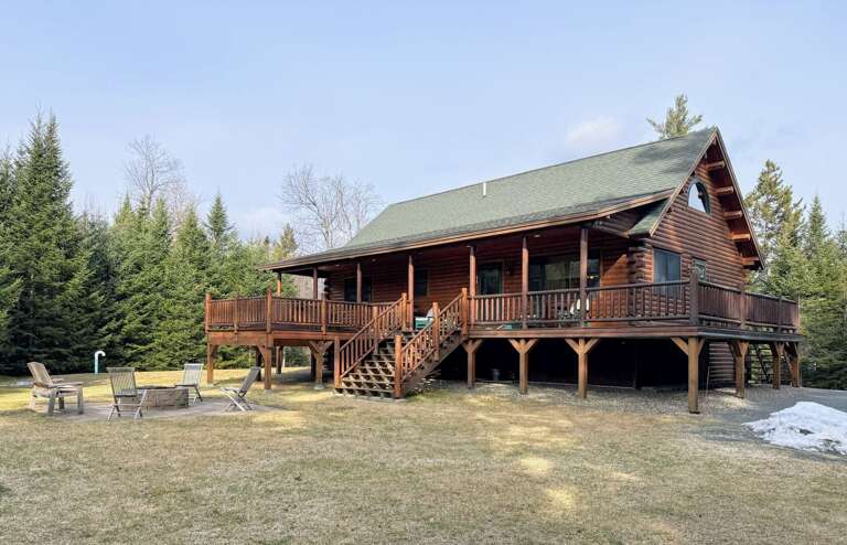 Welcome to this lovely cabin in the woods! Located Twin Mountain and ready for your next quiet family getaway!