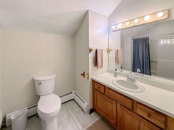 Ensuite bathroom, attached to the bunk room