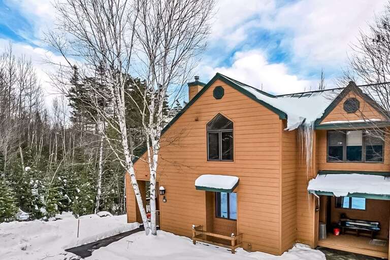 This home is an end unit, allowing for extra privacy and quiet evenings