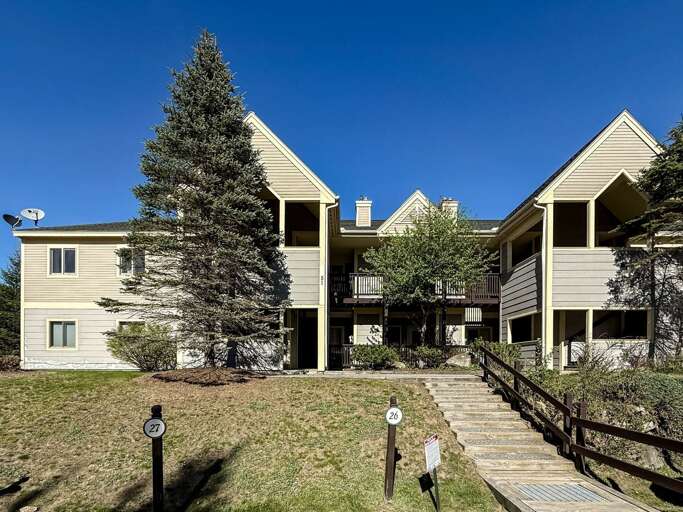 The home is on the corner of the top floor, giving you privacy and quiet