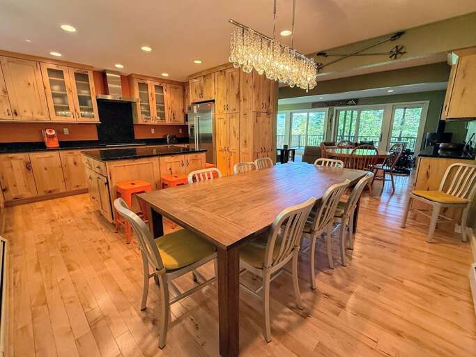 Kitchen / Dining area