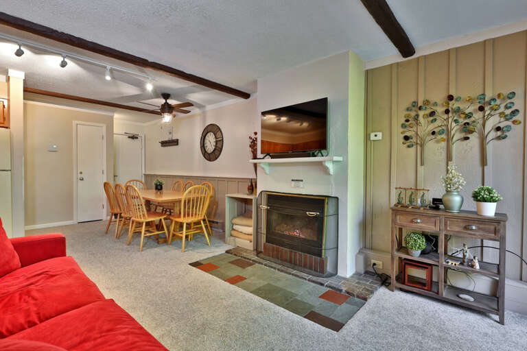 Welcome to the Whiffletree Retreat, a 3 BR / 2 BA condo on the ski shuttle route in Killington, Vermont.