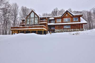 Great Eastern Slopeside Lodge