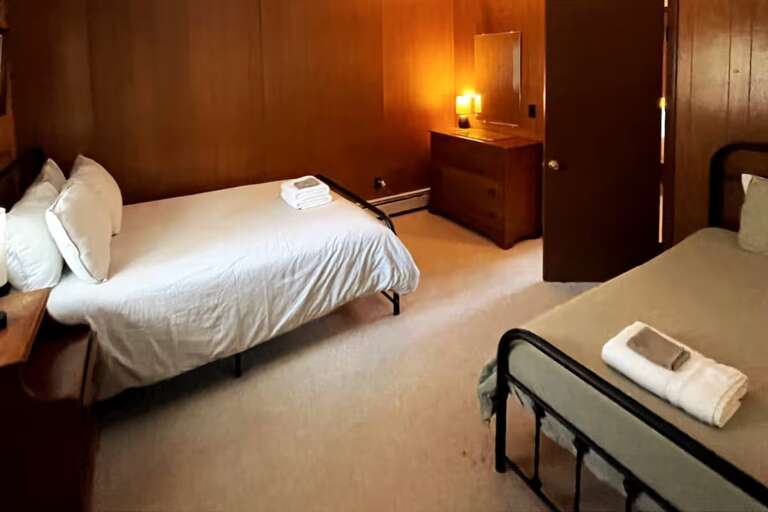 Share Bedroom 4 without sharing a bed: there is a full, a twin, and a private full bathroom.